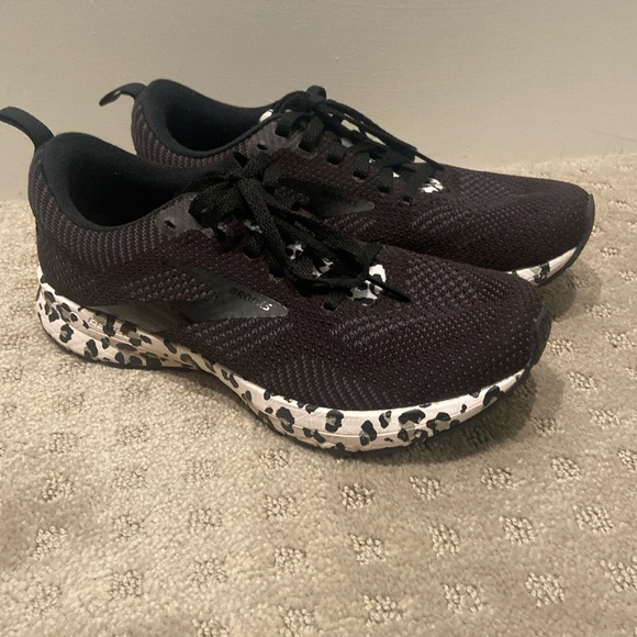 Brooks Shoes - Brooks Revel 5